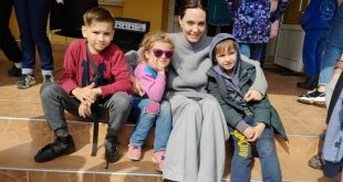 Angelina Jolie visits Lviv, trip interrupted by sirens