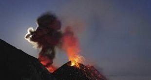 Stromboli volcano eruption triggers tsunami (Videos)